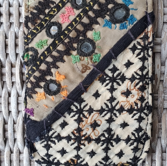 🆕️ Free People Boho Embroidered Banjara Wallet - Picture 7 of 8